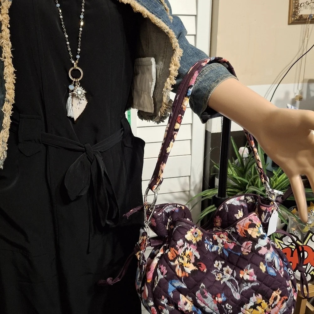 Vera Bradley Med Sized Floral Quilted Bag - Purple Like New - Picture 3 of 12